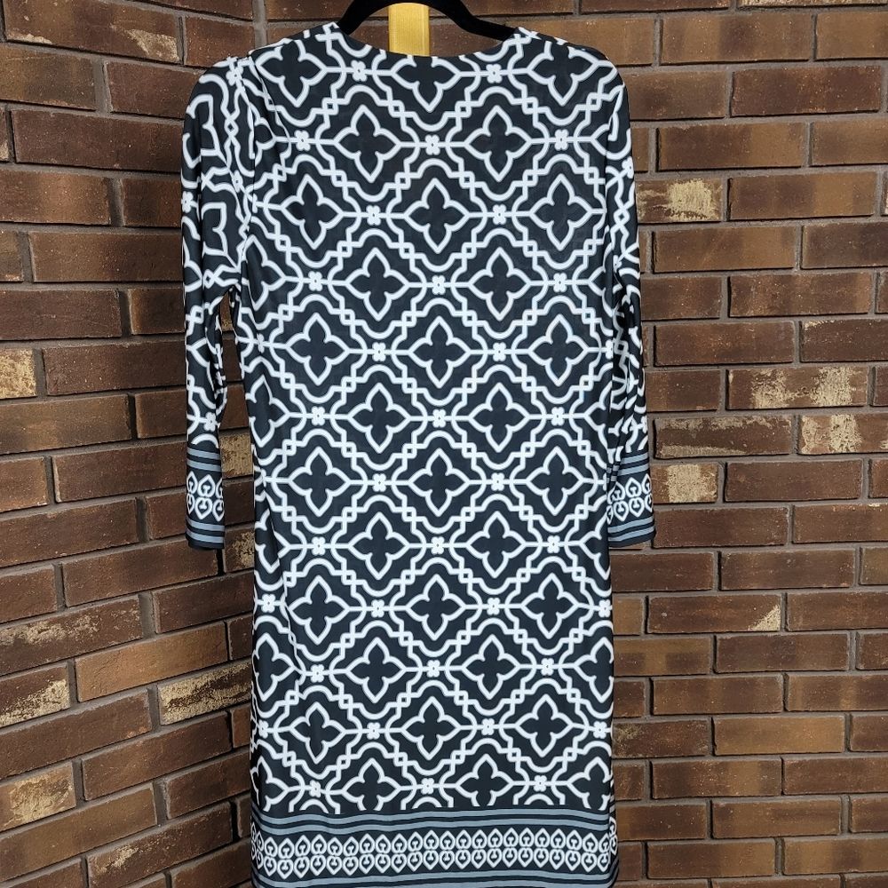 Charlie Paige 3/4 sleeve stretch printed v neck dress size s/m - Picture 8 of 8